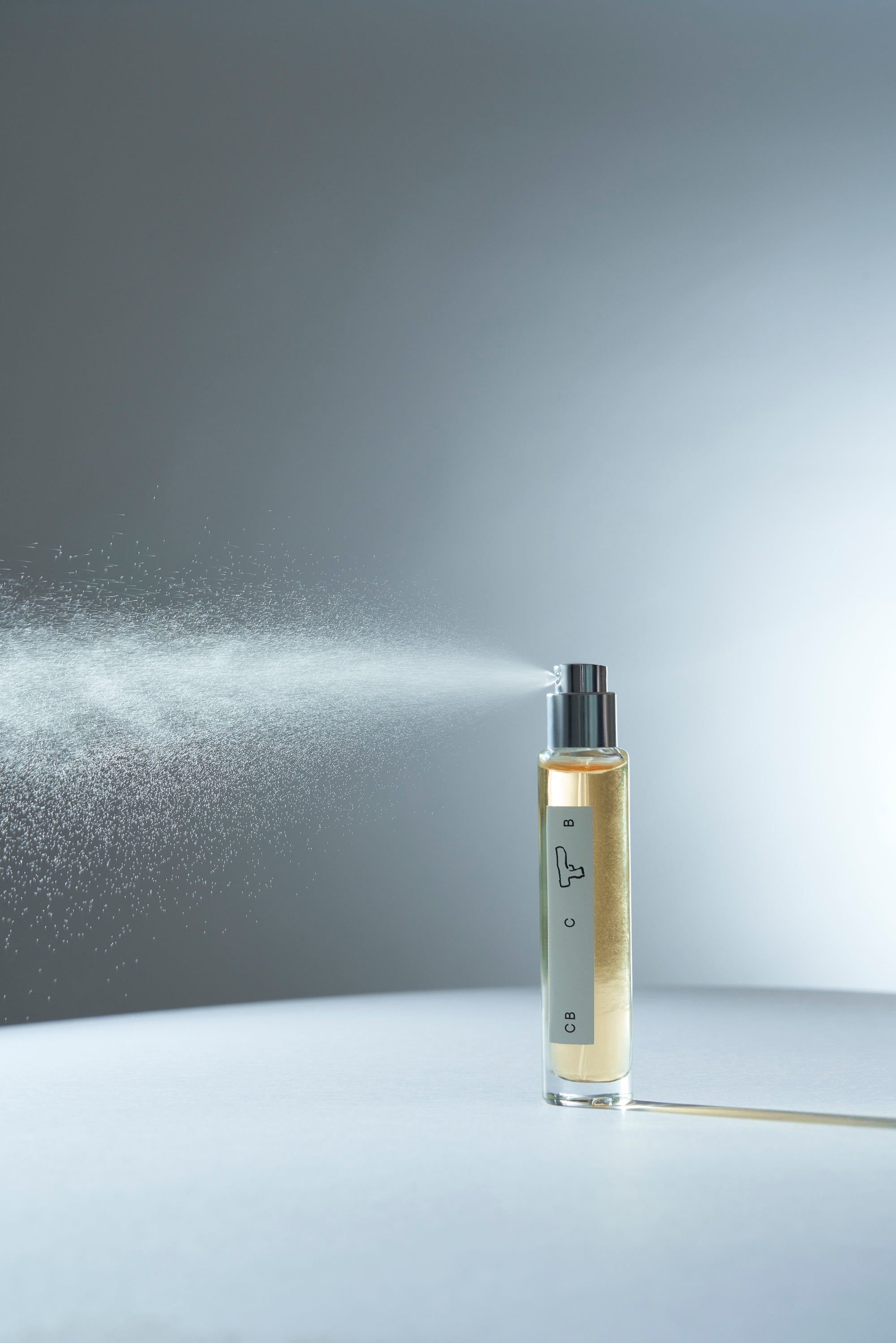 GUN GIRL | CITRUSY LEATHERY COGNAC